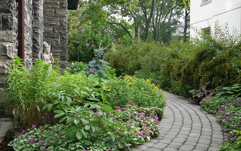 Toronto Zen Centre garden walkway